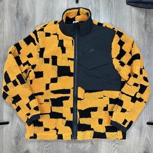 Nike Sportswear Therma-FIT Tech Pack orange Fleece Jacket Size Medium DD6632-011